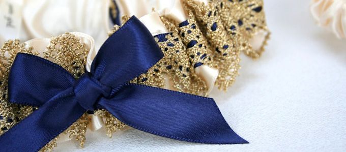 Un mariage aux couleurs de la nuit des et étoiles! Ou alors de la Belle et la Bête? Peu importe, une combinaison qui vous charmera sans aucun doute! 